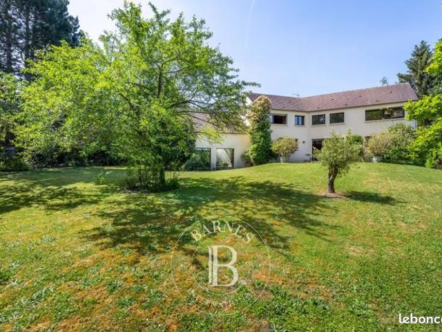 Maison 6 pièces 240 m²
