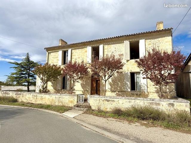 Maison 6 pièces 240 m²