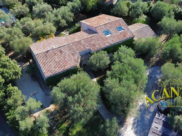 Maison 6 pièces 240 m²