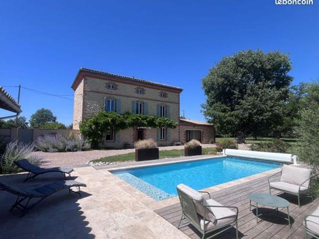 Maison 6 pièces 240 m²