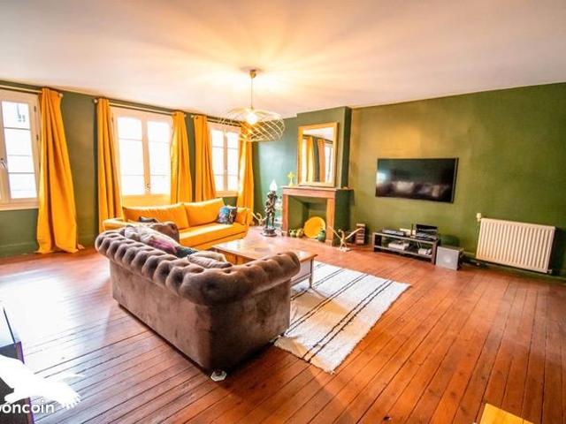 Maison 6 pièces 240 m²