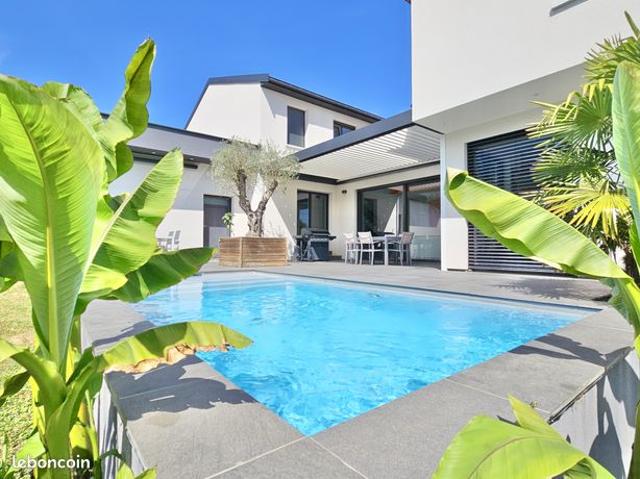 Maison 6 pièces 240 m²
