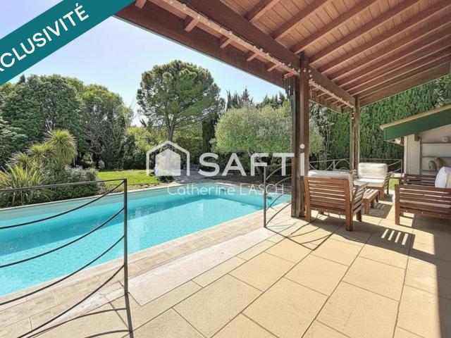Maison 6 pièces 240 m²