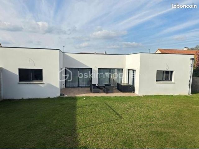 Maison 6 pièces 240 m²