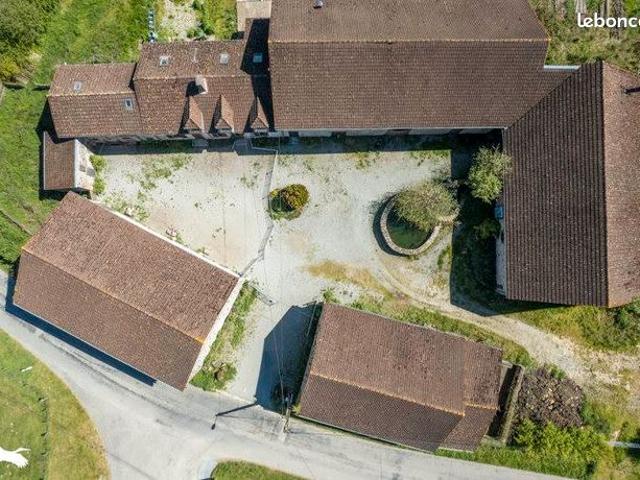 Maison 10 pièces 240 m²