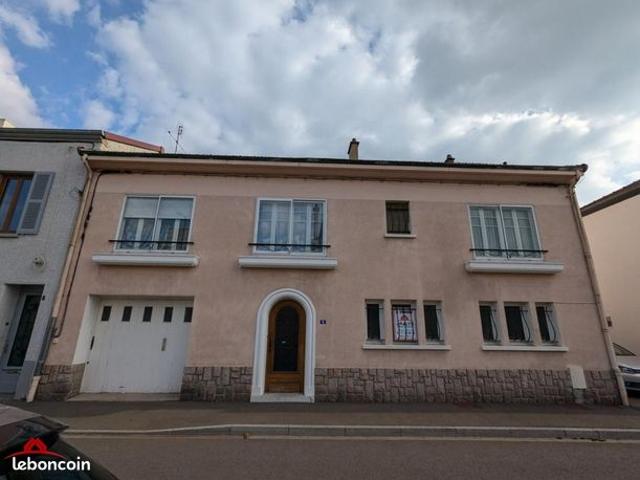Maison 6 pièces 240 m²