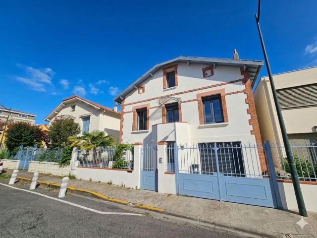 Maison 6 pièces 240 m²