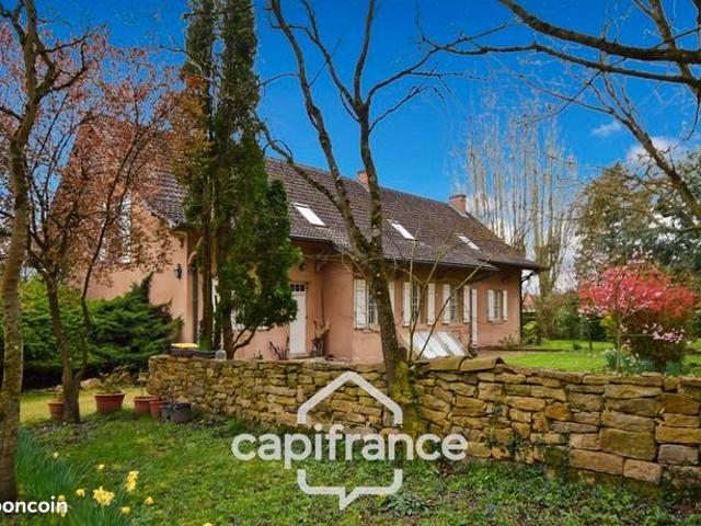 Maison 6 pièces 240 m²