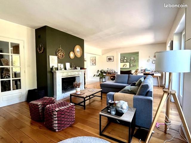 Maison 6 pièces 240 m²