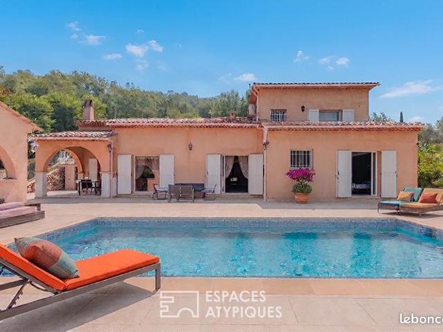 Maison 6 pièces 240 m²