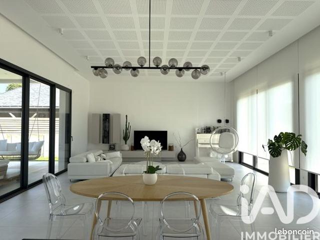 Maison 6 pièces 240 m²