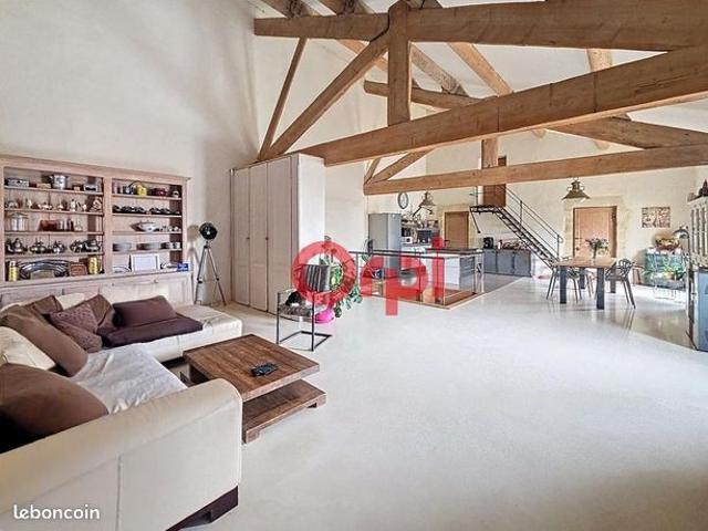 Maison 6 pièces 240 m²