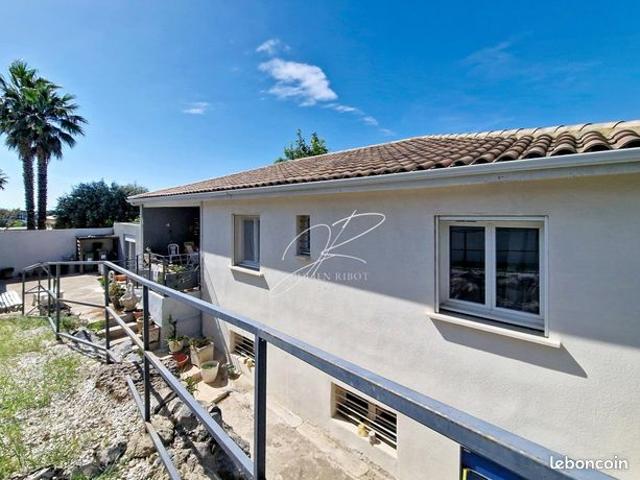 Maison 6 pièces 240 m²