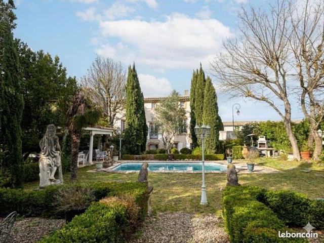 Maison 6 pièces 240 m²