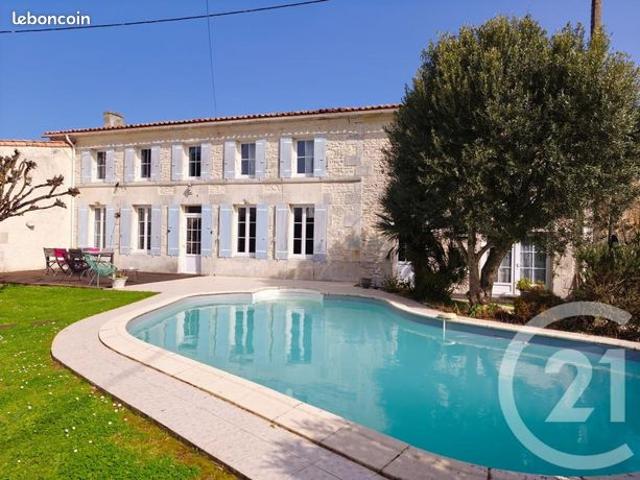 Maison 6 pièces 240 m²