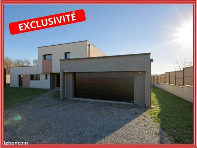 Maison 6 pièces 235 m²