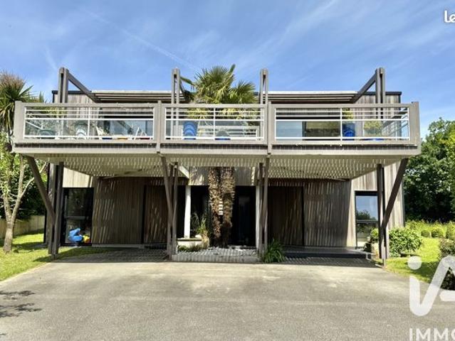 Maison 6 pièces 240 m²