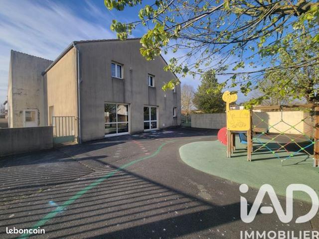 Maison 6 pièces 240 m²