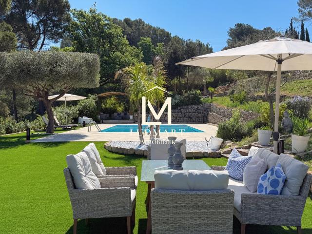 Maison 6 pièces 240 m²