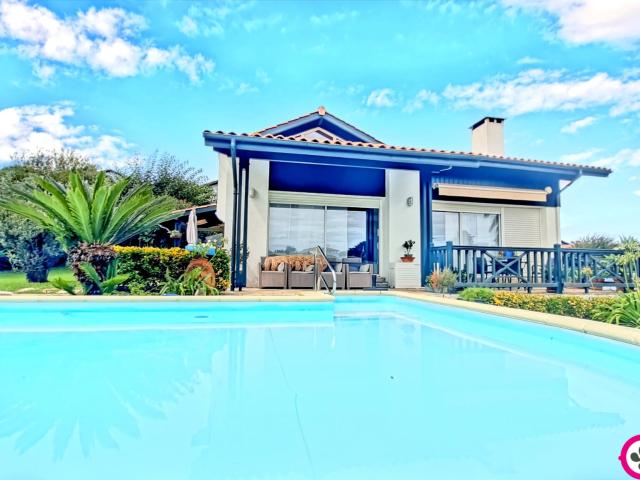Maison 6 pièces 240 m²