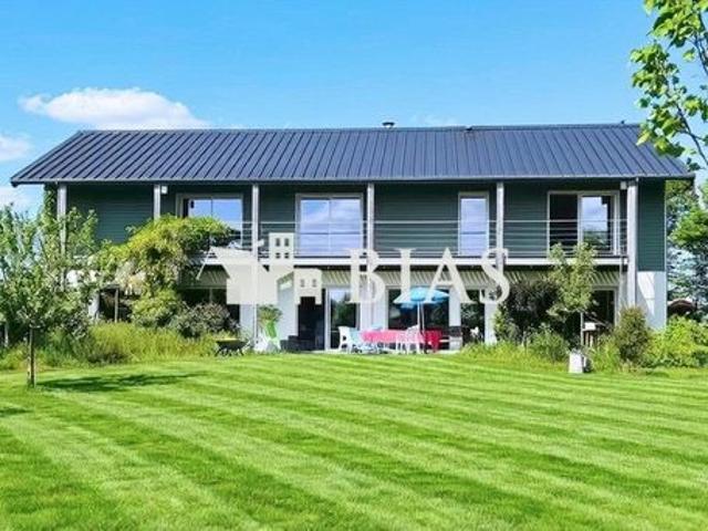 Maison 6 pièces 240 m²
