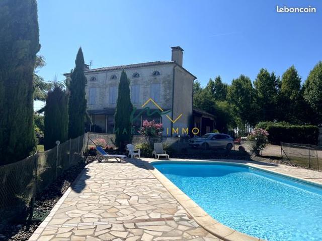 Maison 6 pièces 240 m²