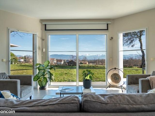 Maison 6 pièces 240 m²