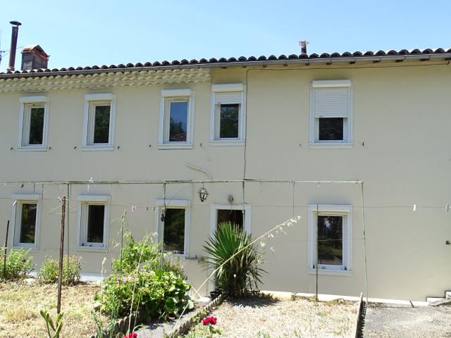 Maison 6 pièces 240 m²
