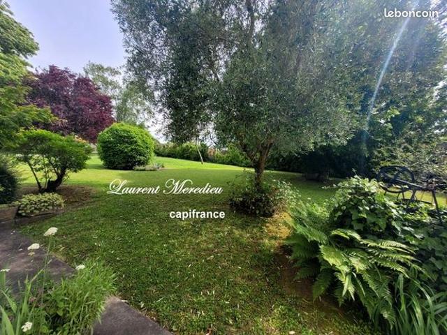Maison 6 pièces 240 m²
