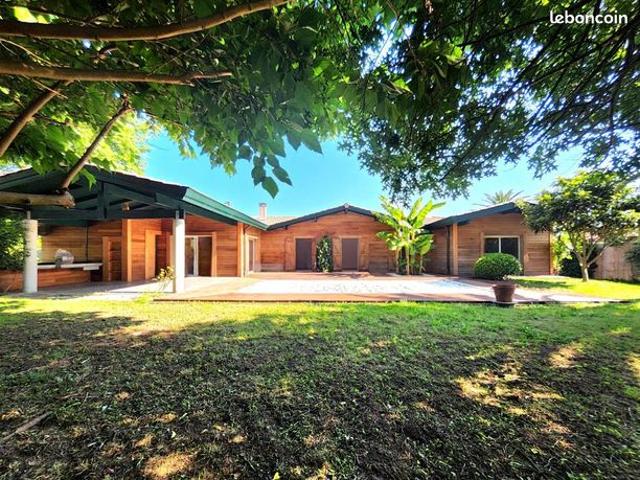 Maison 6 pièces 240 m²