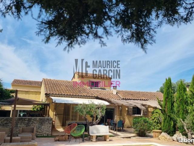 Maison 6 pièces 240 m²