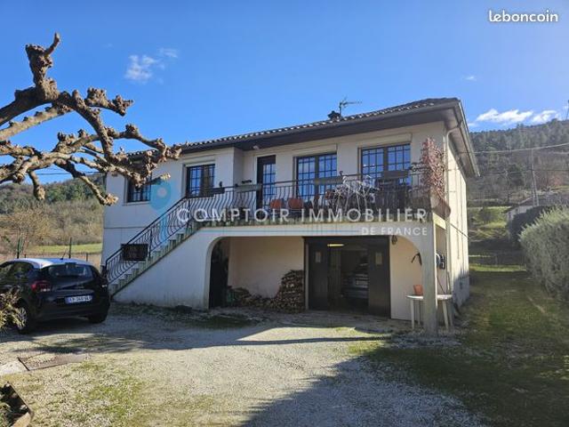 Maison 6 pièces 240 m²