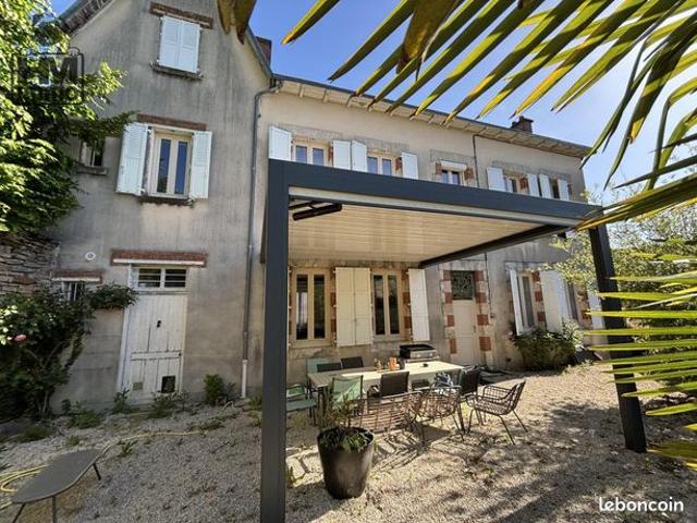Maison 6 pièces 240 m²