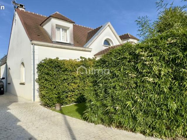 Maison 6 pièces 240 m²
