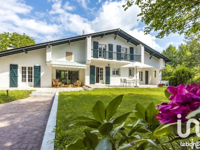 Maison 6 pièces 241 m²