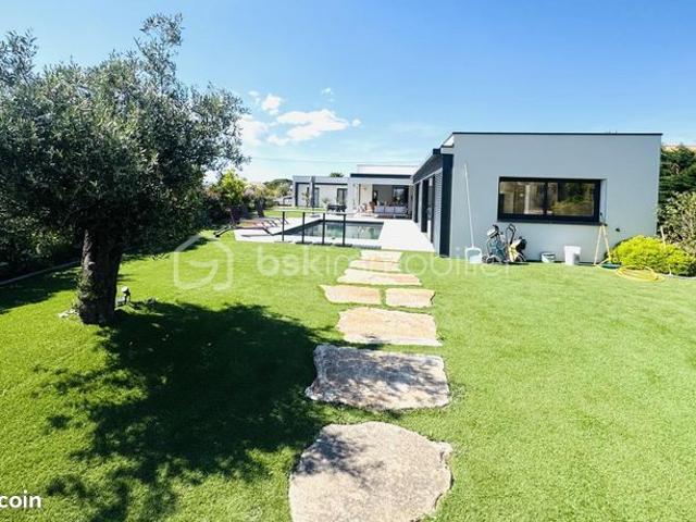 Maison 6 pièces 241 m²