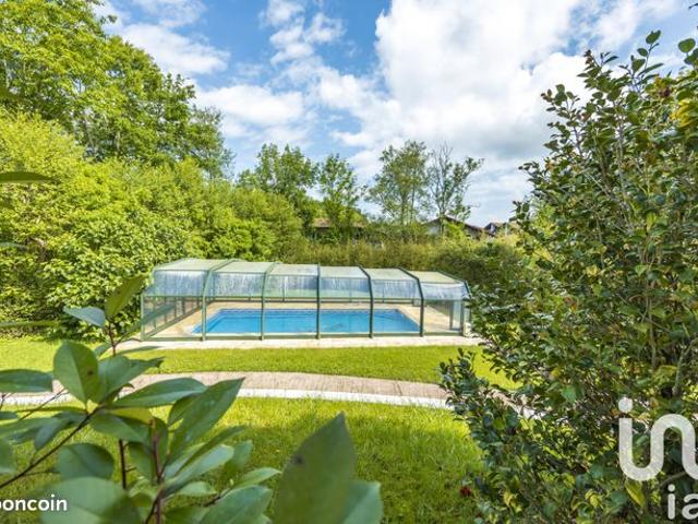 Maison 6 pièces 241 m²