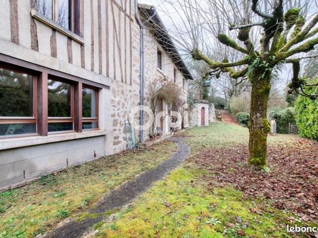 Maison 6 pièces 242 m²