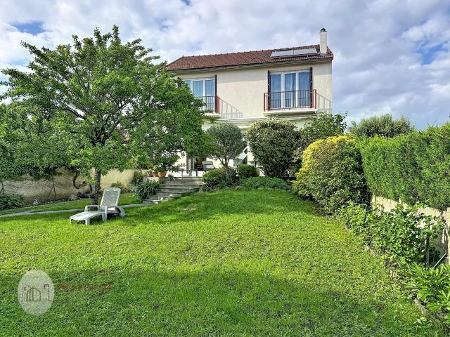 Maison 6 pièces 242 m²