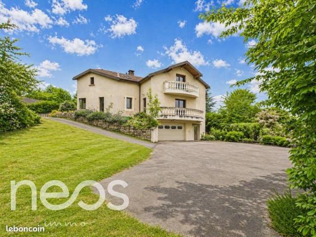 Maison 6 pièces 242 m²