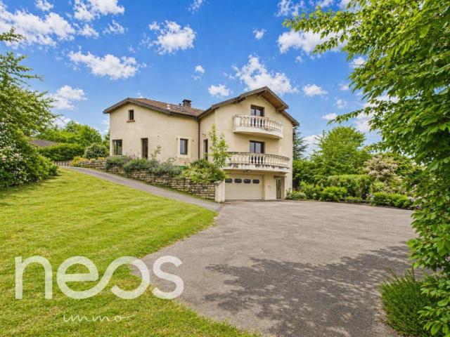Maison 6 pièces 242 m²