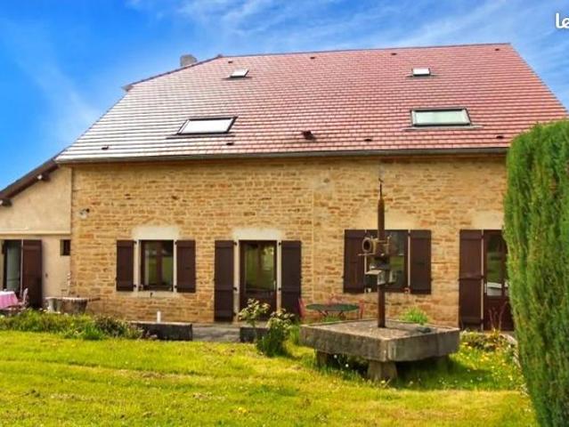 Maison 6 pièces 242 m²