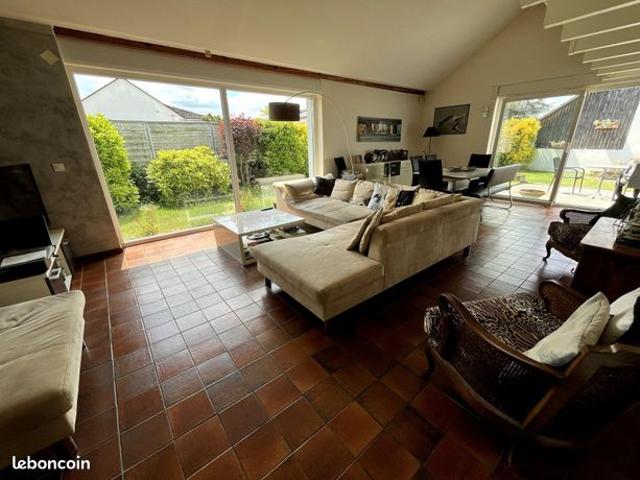 Maison 6 pièces 242 m²