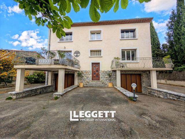 Maison 6 pièces 243 m²