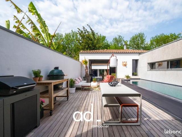 Maison 6 pièces 243 m²