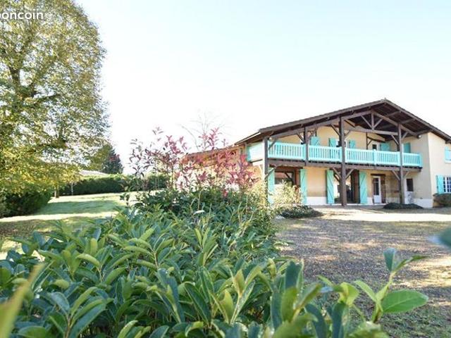 Maison 6 pièces 254 m²
