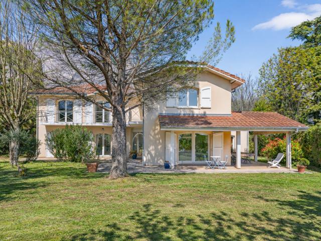Maison 6 pièces 254 m²
