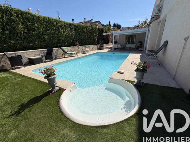 Maison 6 pièces 254 m²