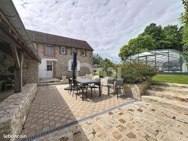 Maison 6 pièces 254 m²