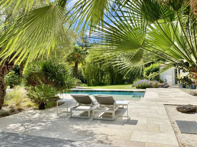 Maison 6 pièces 254 m²